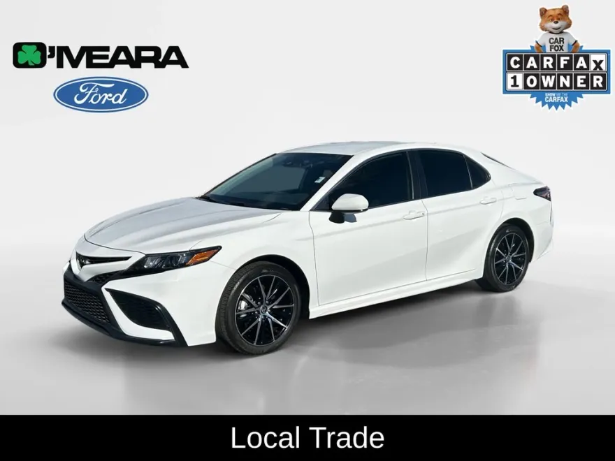 2021 Toyota Camry SE photo 1