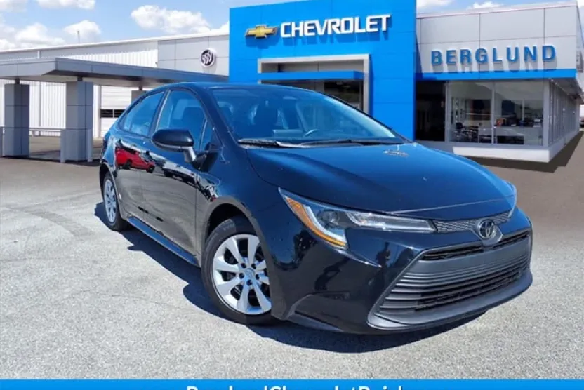 2024 Toyota Corolla LE photo 1