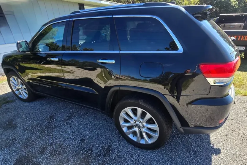 2017 Jeep Grand Cherokee Limited photo 1