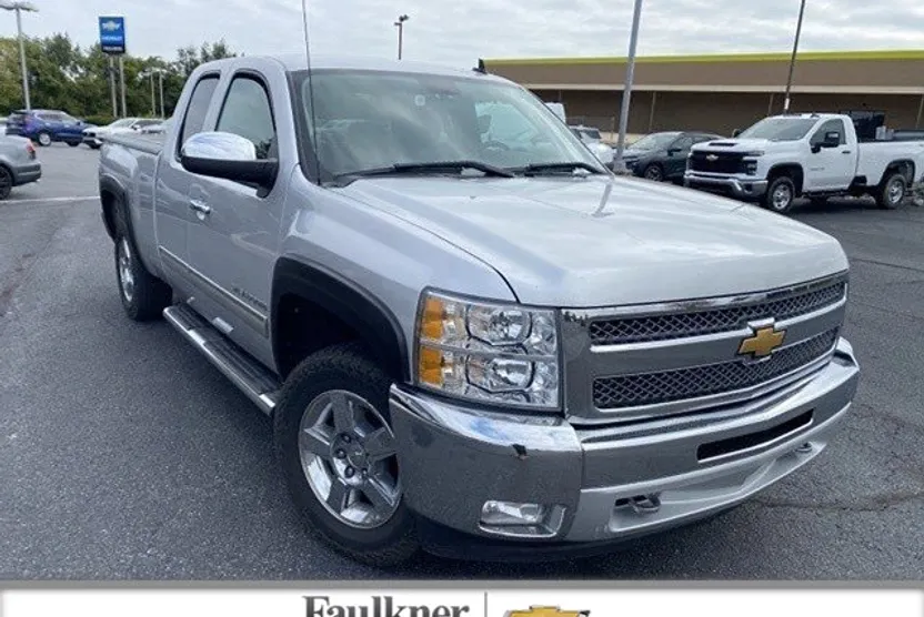 2012 Chevrolet Silverado 1500 LT photo 1