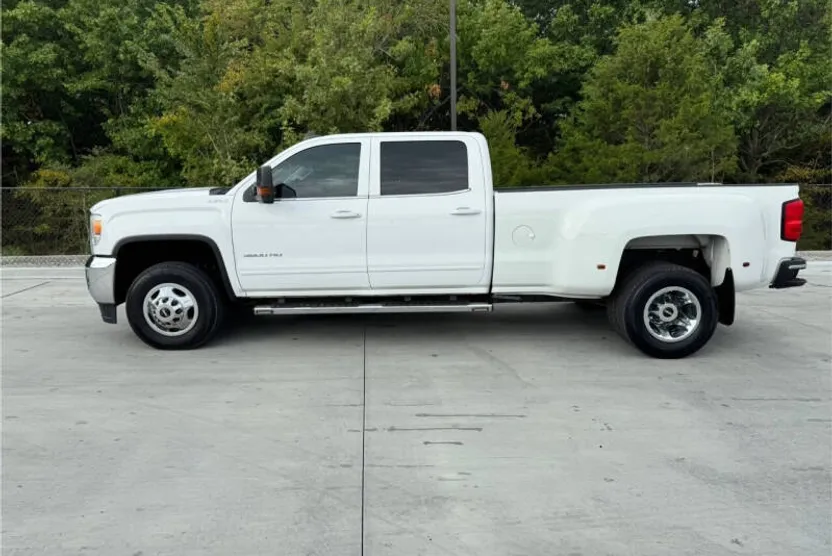 2015 Gmc Sierra SLE photo 1