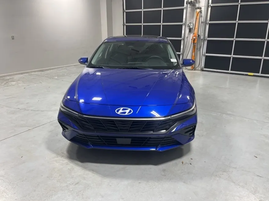 2025 Hyundai Elantra SEL Convenience photo 1