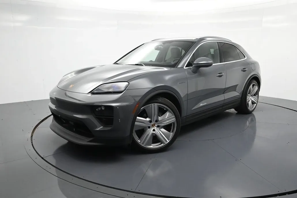 2025 Porsche Macan Electric photo 1
