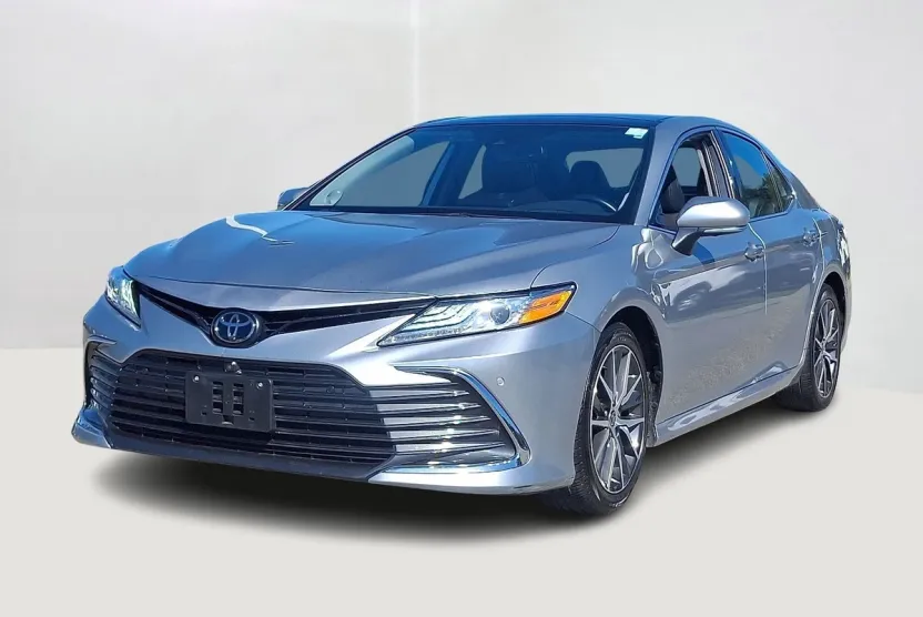 2023 Toyota Camry XLE photo 1