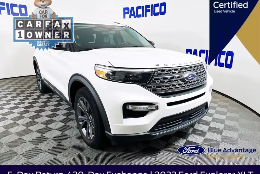 2022 Ford Explorer XLT photo 1
