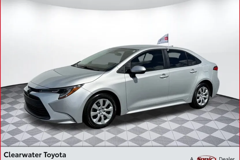 2024 Toyota Corolla LE photo 1
