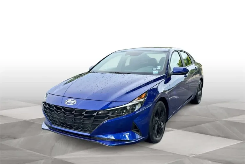 2023 Hyundai Elantra SEL photo 1