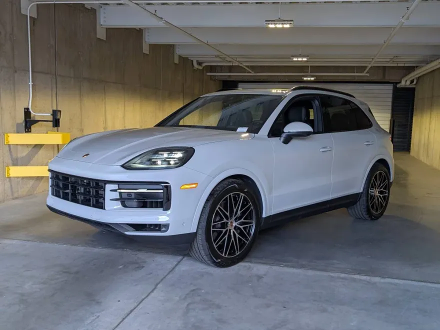 2026 Porsche Cayenne photo 1