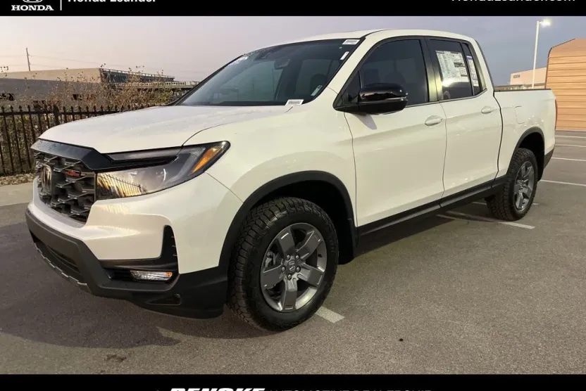 2025 Honda Ridgeline TrailSport photo 1