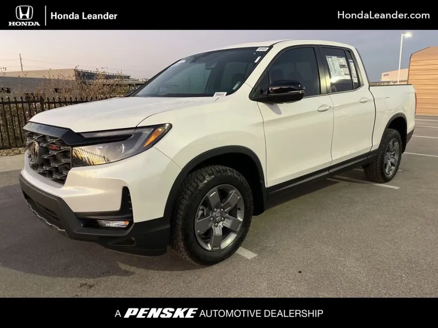 2025 Honda Ridgeline TrailSport photo 1
