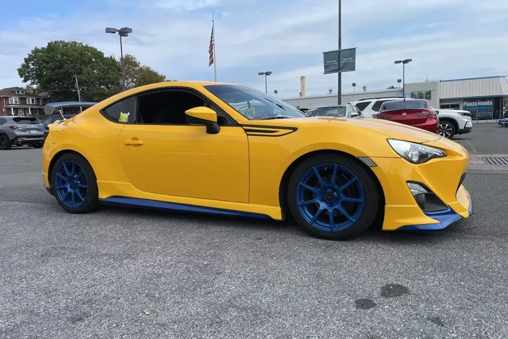 2015 Scion FR-S photo 1