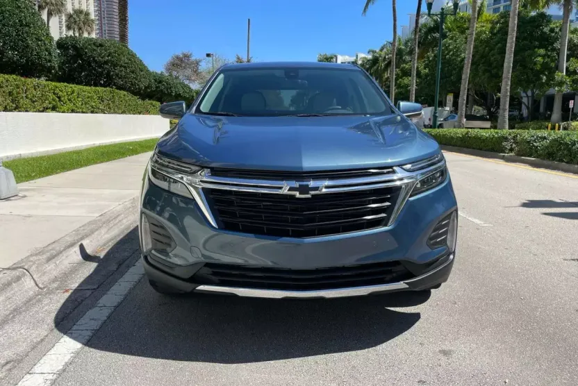 2024 Chevrolet Equinox LT photo 1