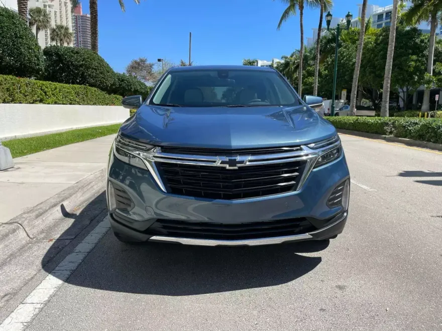 2024 Chevrolet Equinox LT photo 1