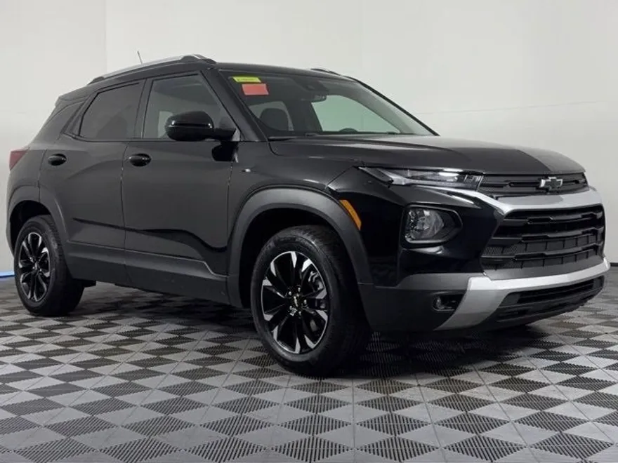 2023 Chevrolet Trailblazer LT photo 1