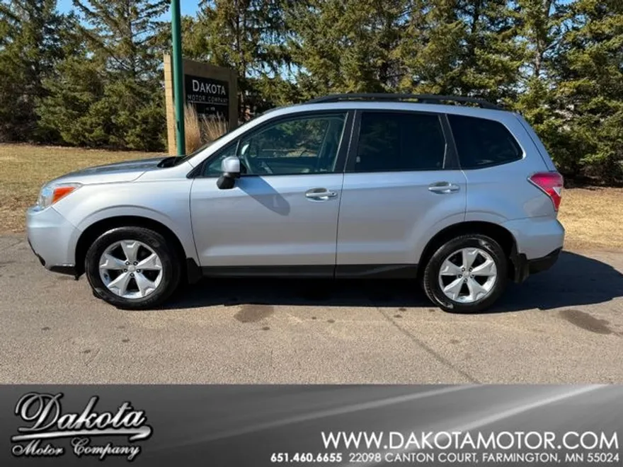 2015 Subaru Forester 2.5i Premium photo 1