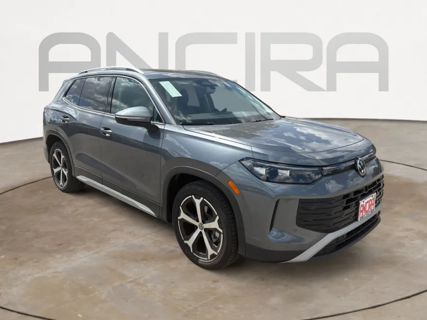 2025 Volkswagen Tiguan SE photo 1