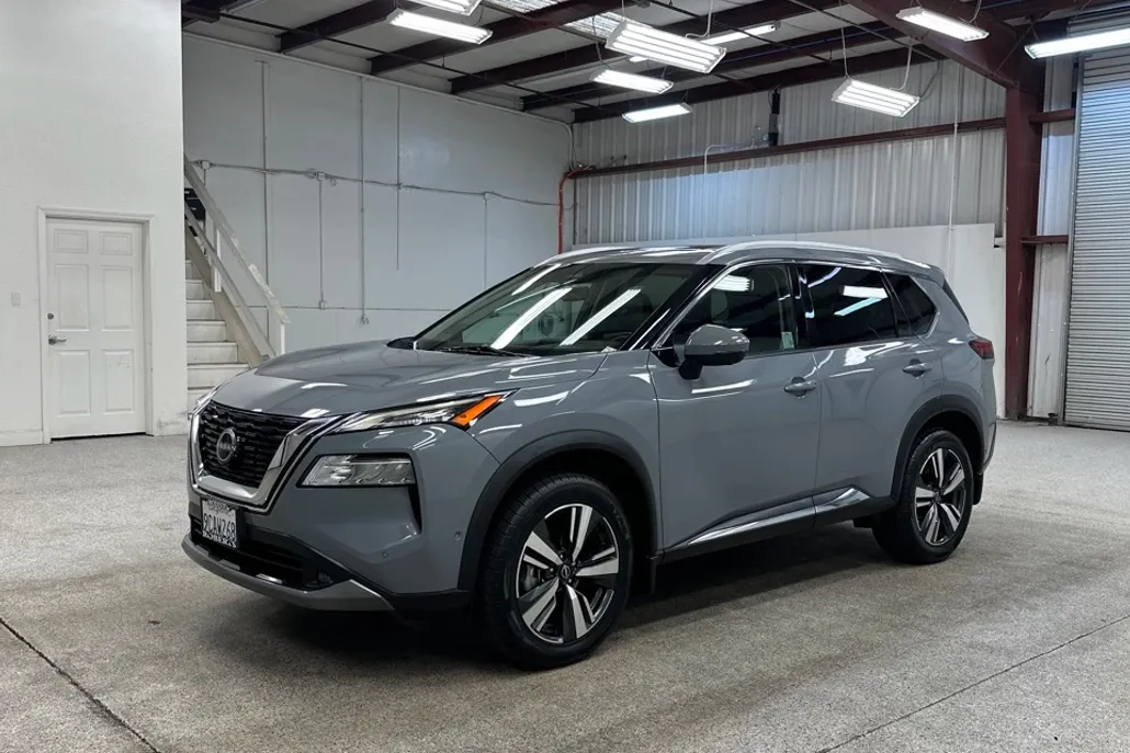 2022 Nissan Rogue SL photo 1