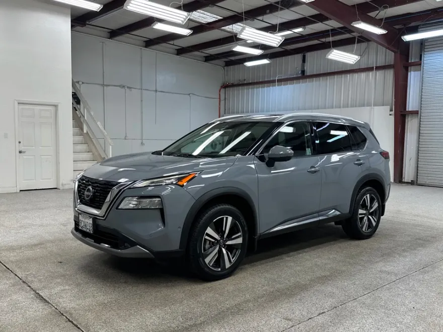 2022 Nissan Rogue SL photo 1