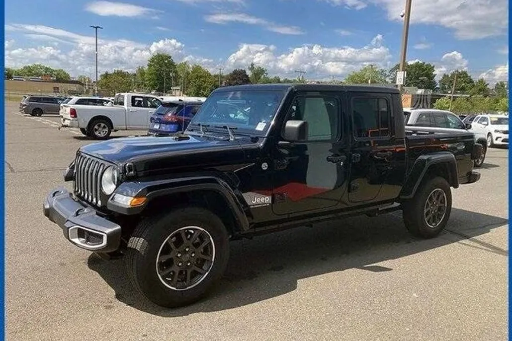 2023 Jeep Gladiator Overland photo 1