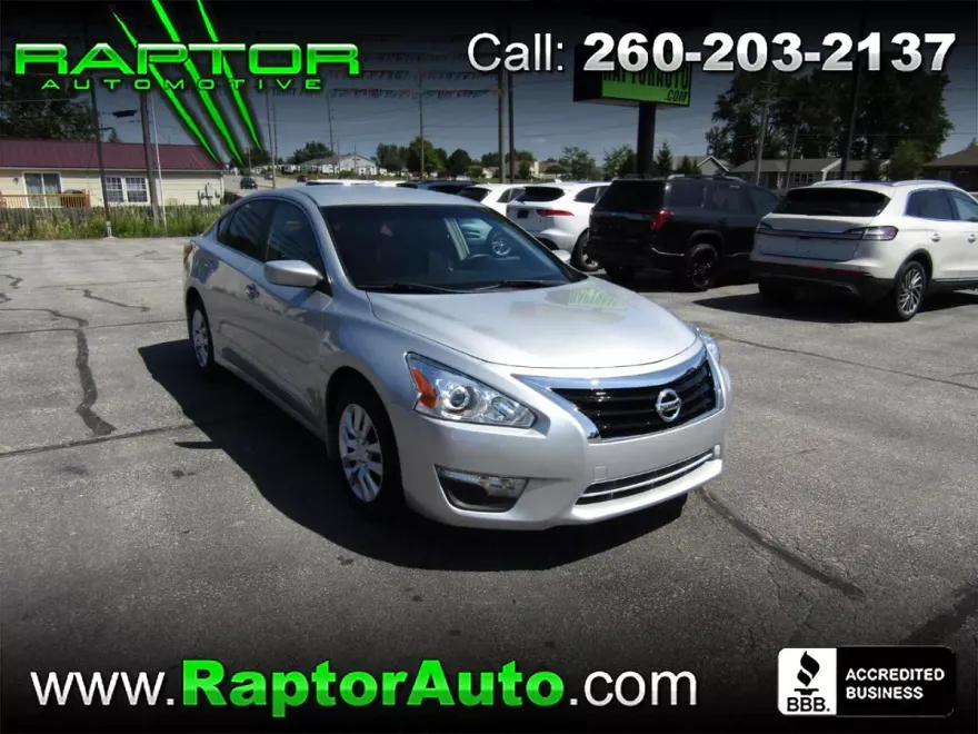 2013 Nissan Altima 2.5 S photo 1