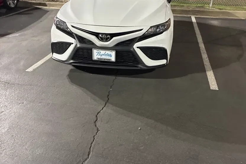 2024 Toyota Camry SE photo 1