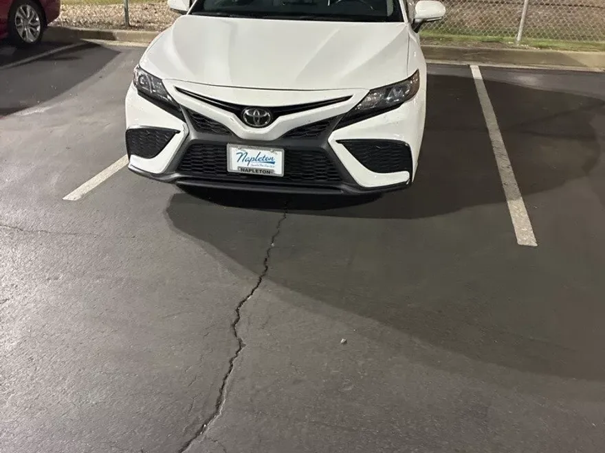 2024 Toyota Camry SE photo 1