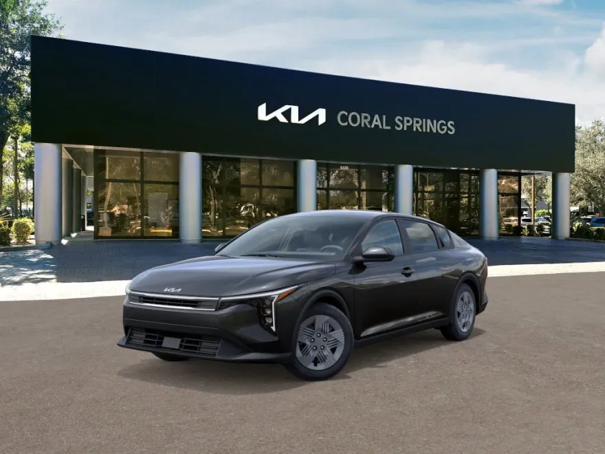 2025 Kia K4 LX photo 1
