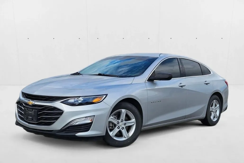 2022 Chevrolet Malibu LS photo 1