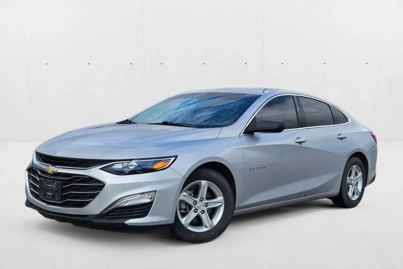 2022 Chevrolet Malibu LS photo 1