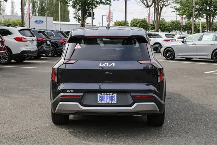 2026 Kia EV9 Light Long Range RWD photo 1