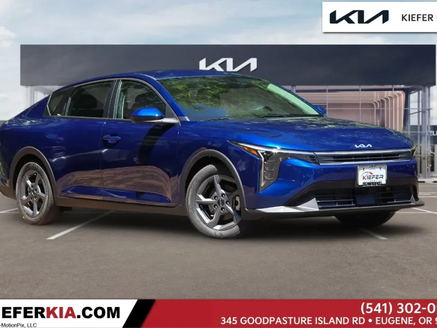 2025 Kia K4 LXS photo 1