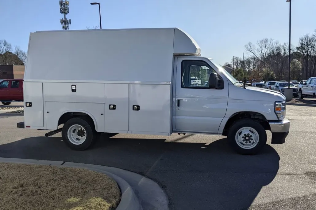 2025 Ford E-350 Base photo 1