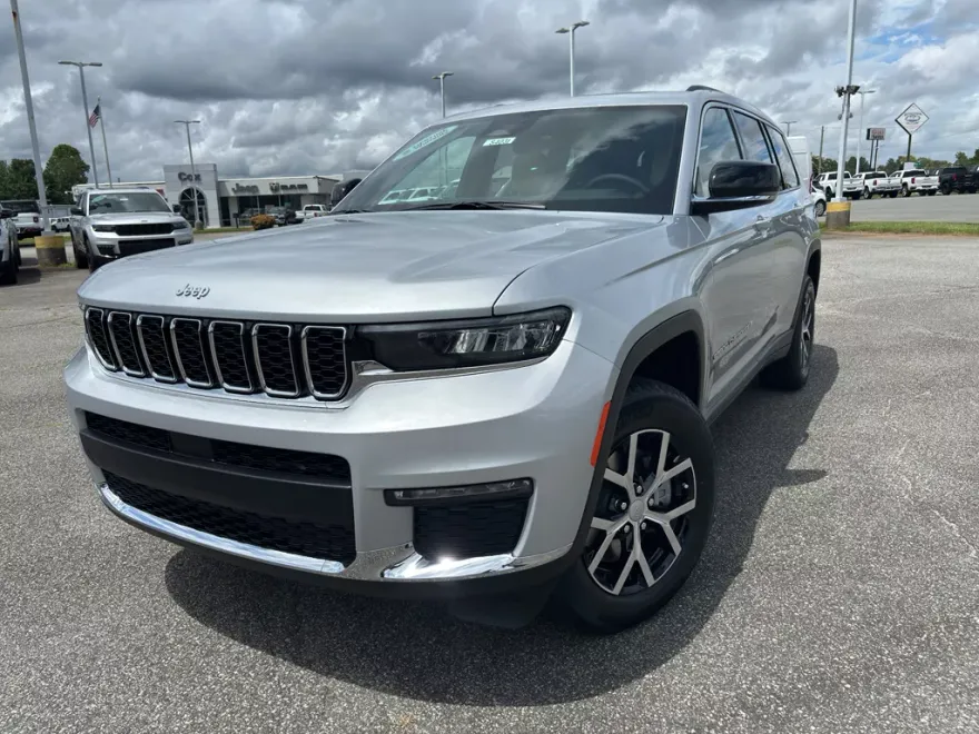 2025 Jeep Grand Cherokee Limited photo 1