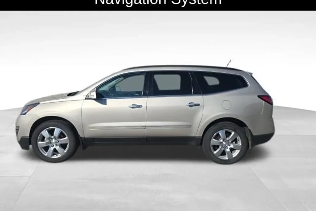 2017 Chevrolet Traverse Premier photo 1