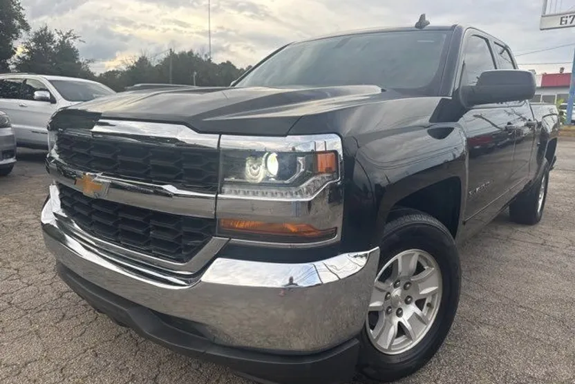 2019 Chevrolet Silverado 1500 LT photo 1