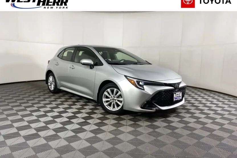 2023 Toyota Corolla SE photo 1