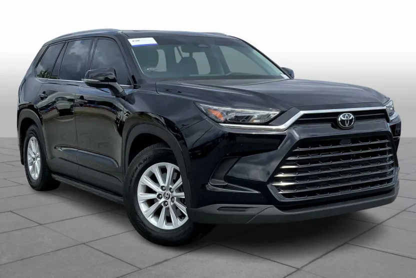 2024 Toyota Highlander Hybrid XLE photo 1