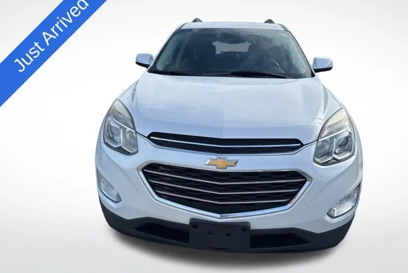 2017 Chevrolet Equinox LT photo 1