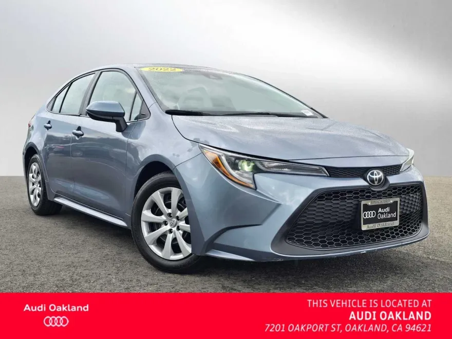 2022 Toyota Corolla LE photo 1
