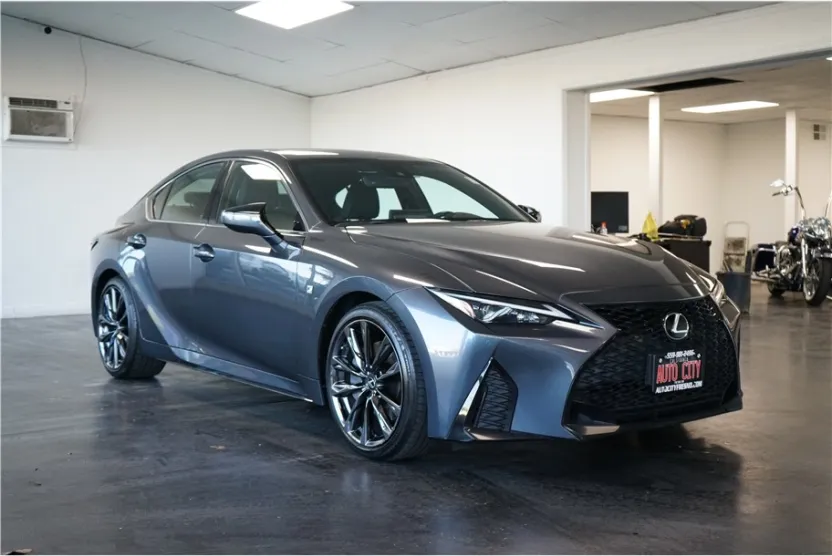 2022 Lexus IS 350 F SPORT photo 1