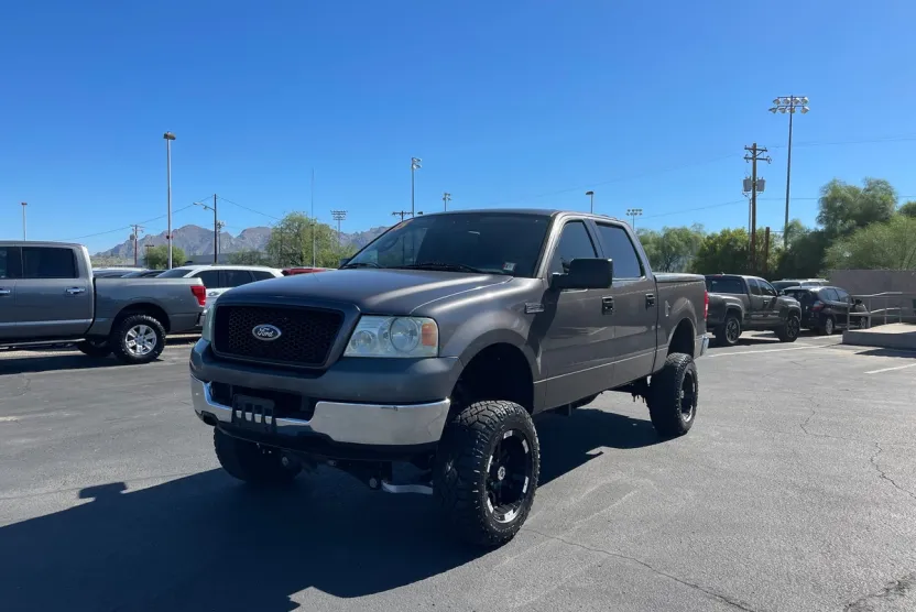 2005 Ford F-150 XLT photo 1