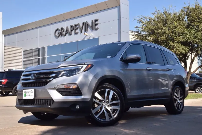 2016 Honda Pilot Elite photo 1