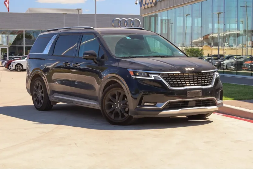 2022 Kia Carnival SX Prestige photo 1