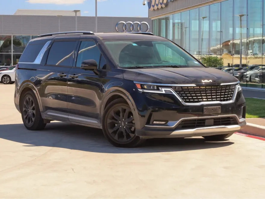 2022 Kia Carnival SX Prestige photo 1
