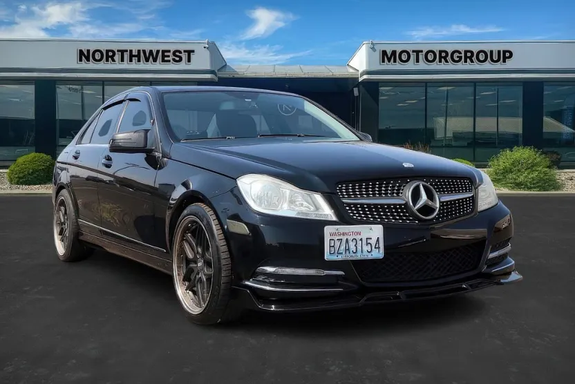 2012 Mercedes Benz C Luxury photo 1