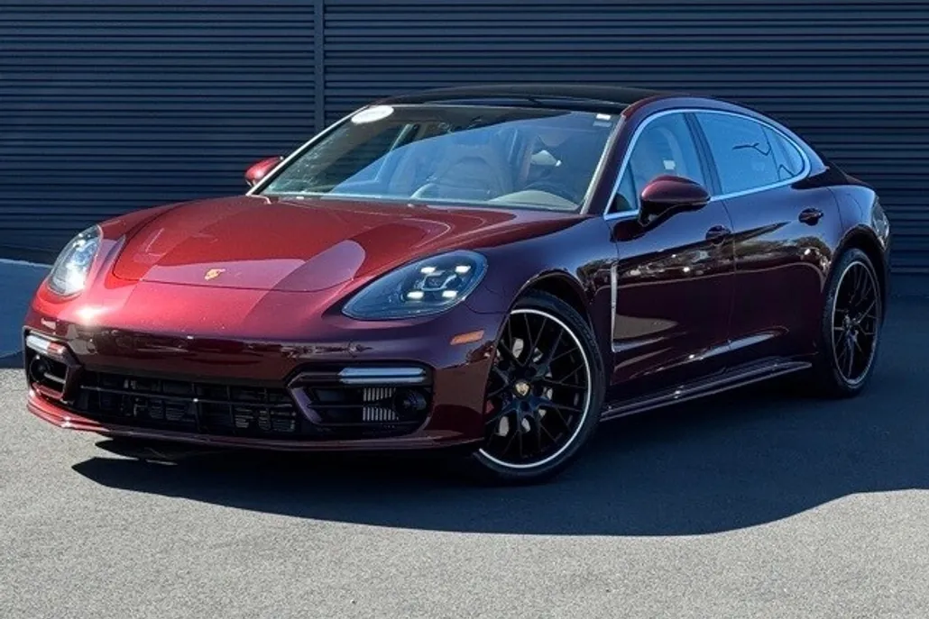 2023 Porsche Panamera 4S Executive photo 1