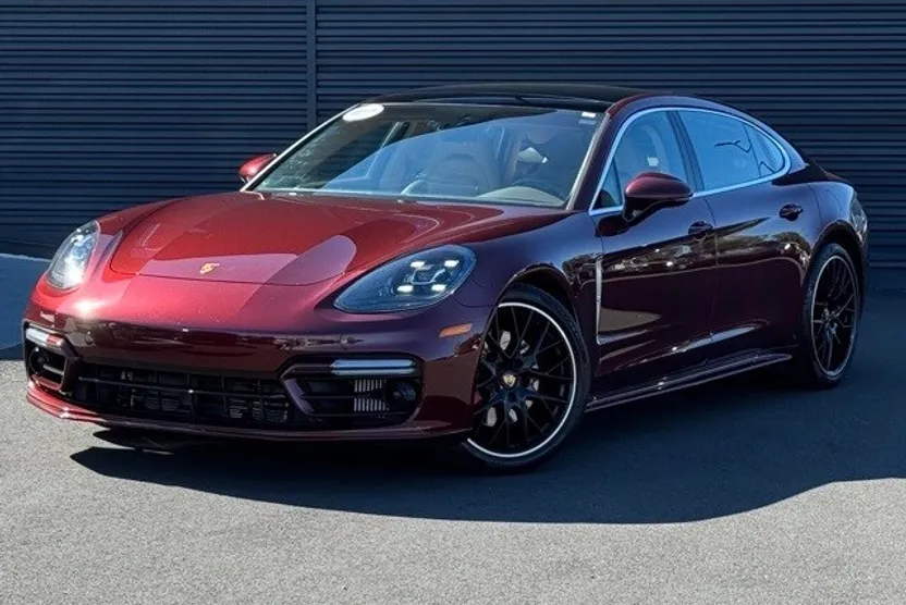 2023 Porsche Panamera 4S Executive photo 1