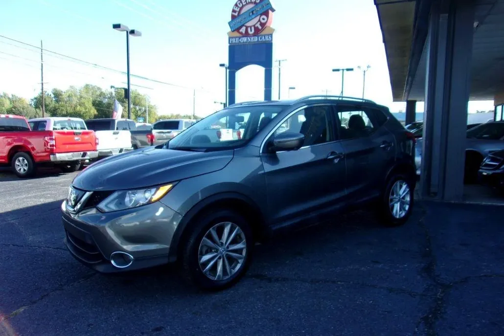 2018 Nissan Rogue Sport S photo 1