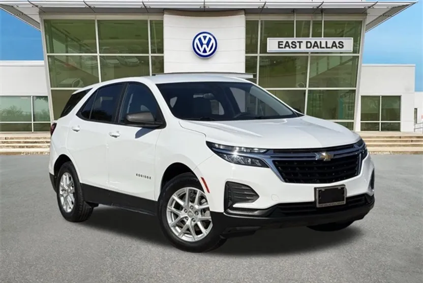 2022 Chevrolet Equinox LS photo 1