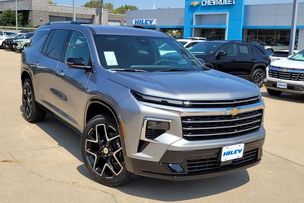 2026 Chevrolet Traverse High Country photo 1